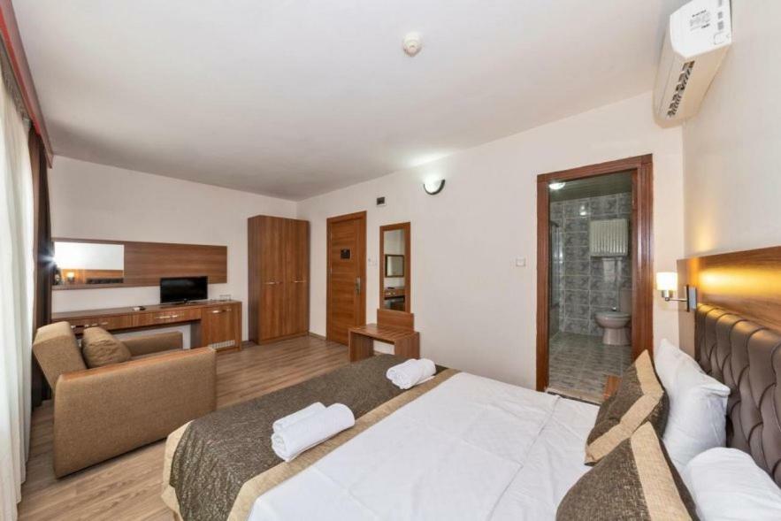 Diamond City Resort Hotel Büyükçekmece Buitenkant foto